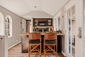 Bright Oak Cabin, Green Valley Lake by Rather Be Properties