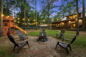 Discover the tranquil allure of Hochatown and indulge in the ultimate cabin getaway at Tucker'd Out Lodge.