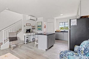 Modern & new furniture & decor.