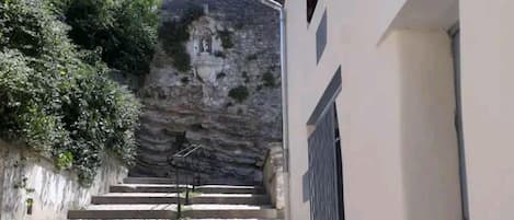 Enceinte de lâhĂ©bergement