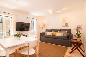 Lightly, but beautifully, decorated, this apartment is perfect for a relaxed stay #relax #portugal #pt #lisbon