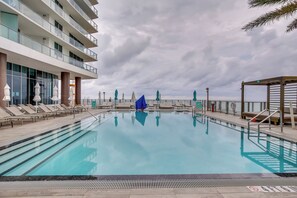 Community Pool & Hot Tub