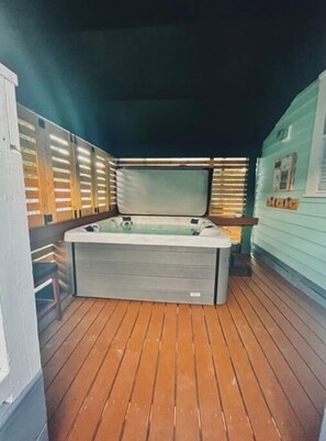 Private hot tub off the side deck! Time to relax and unwind!