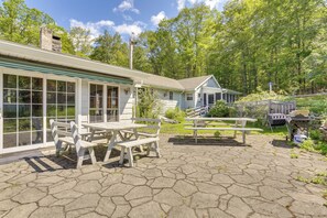 Furnished Patio | Outdoor Dining | Gas Grill