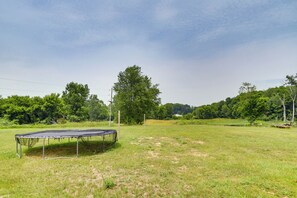 Shared Trampoline | Lake Access