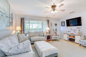 Living Room | Self Check-In | In-Unit Laundry | 9 Mi to Saint Armands Circle
