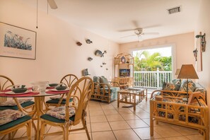 Living / Dining Area
