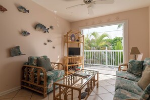 Living / Dining Area