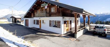 73G132120 - CHALET MATTIVI - HAUTELUCE-LES-SAISIES