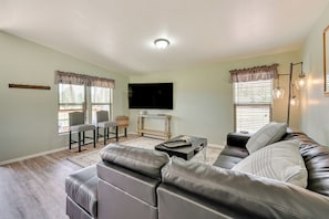Living Room | Central A/C & Heat | Board Games & Books | Free WiFi