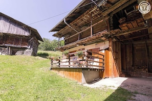 1 ère Terrasse en bois exposée sud est