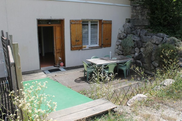 Photo 0