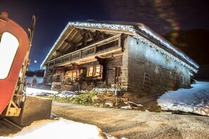 A la tombée de nuit en hiver