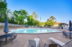 Community Pool Access | Self Check-In | 6 Mi to Big Surf Waterpark