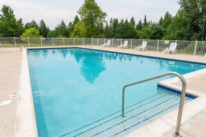 Community Pool (Open mid-June through Labor Day)