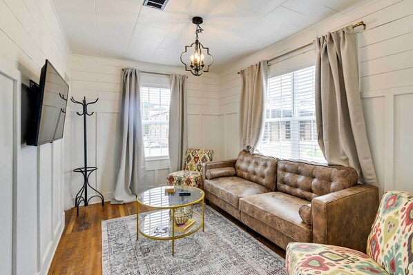 Starkville Vacation Rental | 2BR | 1BA | Stairs to Enter | 800 Sq Ft