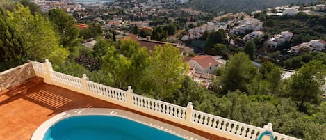 Sky, Water, Water Resources, Property, Cloud, Swimming Pool, Plant, Tree, Outdoor Furniture, Body Of Water