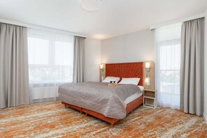 Bedroom with a double bed