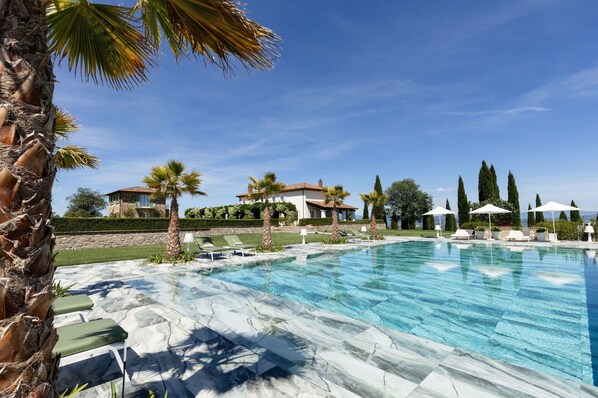 Building Exterior, Hot Tub, Main Entrance, Planimetry, Spring, Summer, Wellness