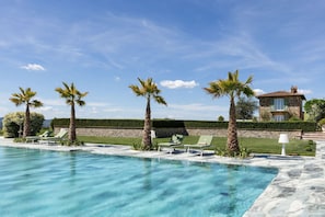 Building Exterior, Hot Tub, Main Entrance, Planimetry, Spring, Summer, Wellness