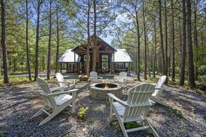 Blue Beary Hill is SUPER private from surrounding abins