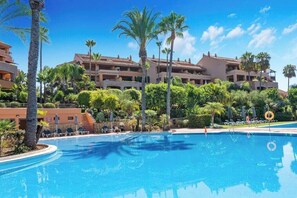 Beautiful location, in this urbanization you can enjoy the incredible pool (2)