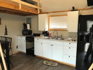 Kitchen & Dining Area