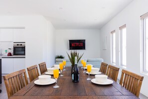 Cherish the moments: Make lasting memories around the table in this welcoming Airbnb dining space.