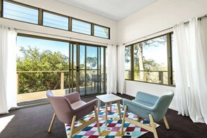Upstairs lounge with ocean views