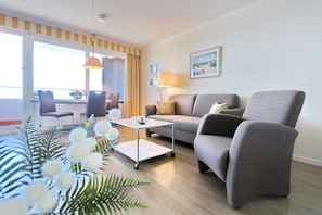 Haus Metropol, App. 158, Wohn-Schlafzimmer
