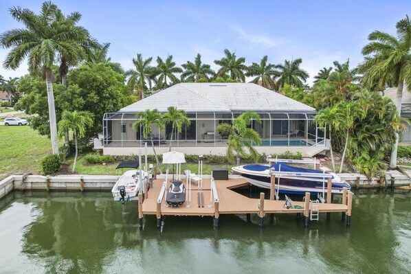 Private boat and jet ski dock