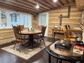 Dining room Seating for 8