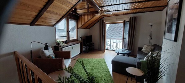 Großes Wohnzimmer
Empore mit Balkon