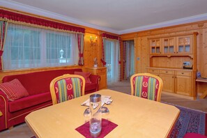 Wohnzimmer Appartement AHRNTAL
