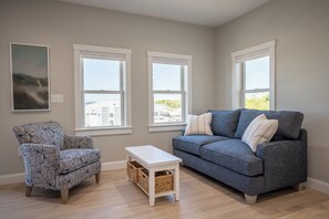 Sitting area with sleep sofa and views