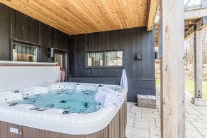 Bain à remous extérieur