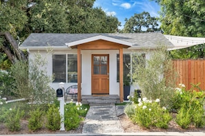 Newly fully renovated inside and out!!