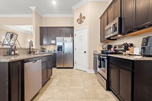 The best Airbnb in Lake Charles features a full kitchen, providing plenty of space to cook for your group. For coffee lovers, bring your pods! A Keurig coffee pot is available, along with a drip coffee maker for your convenience.