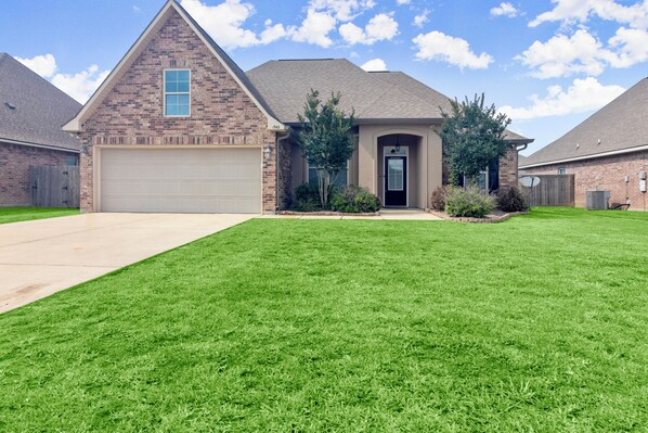 Experience the best Airbnb in Lake Charles with this gorgeous, expertly maintained property, built after 2018. Located in a quiet neighborhood, this home combines peace and privacy with a convenient location close to local amenities. Enjoy the modern charm, spacious design, and thoughtful touches that make this the perfect destination for your stay.