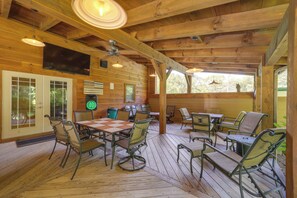 Covered Deck | Smart TV | Seating & Dining
