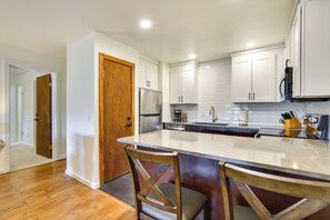 Kitchen | Dishwasher | Coffee Maker | Breakfast Bar w/ Seating