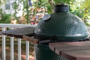 Enjoy grilling on the green egg while looking out over the lake. 