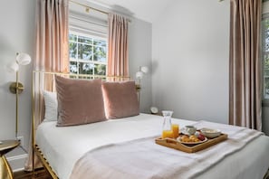 Queen Bedroom