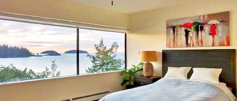 Guest room facing the ocean and Keats Island