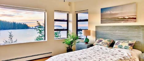 Guest room facing the ocean and Keats Island