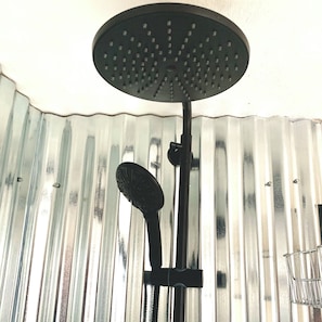 Dusche mit Handbrause