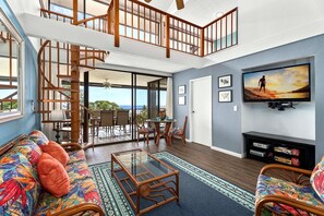Top Floor, 2 bedroom plus loft, sleeps 6