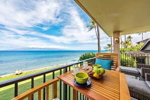 Papakea L208 lanai ocean view 5