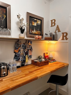 bar in the kitchen