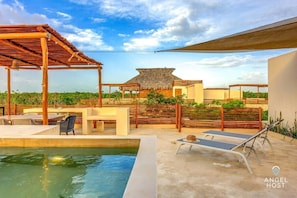A private rooftop lounge with plunge pool - Divine anytime!